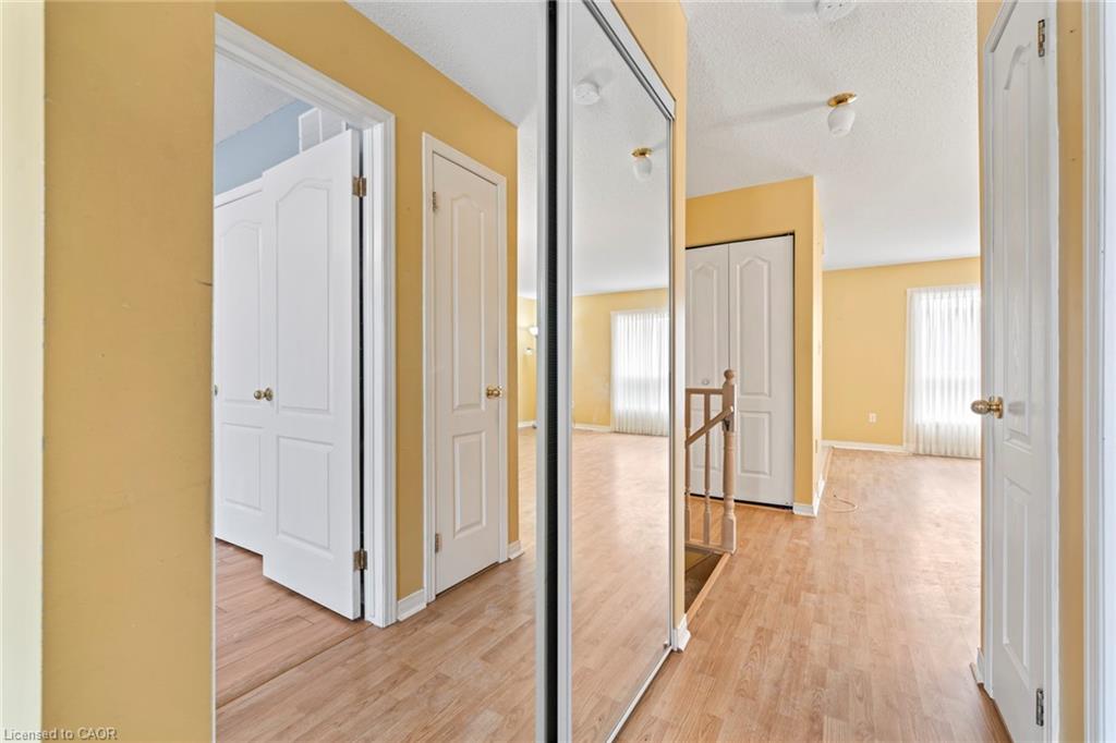 24 Kenyon Crescent 15