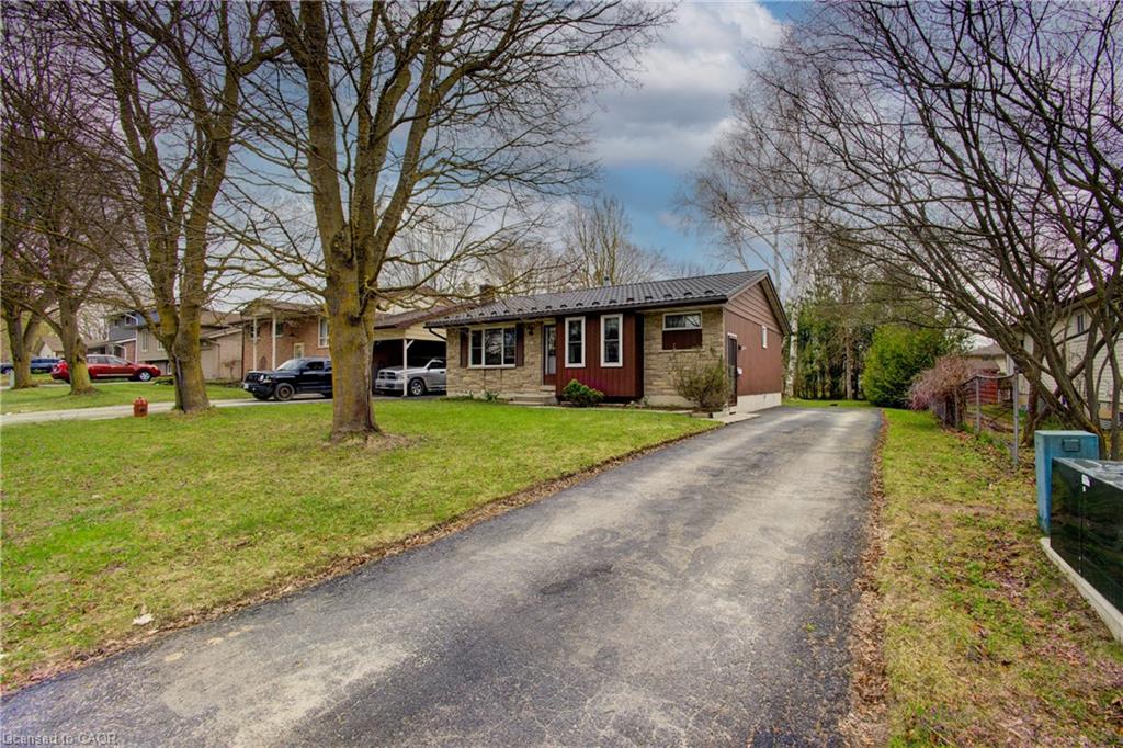 271 Forest Glen Crescent