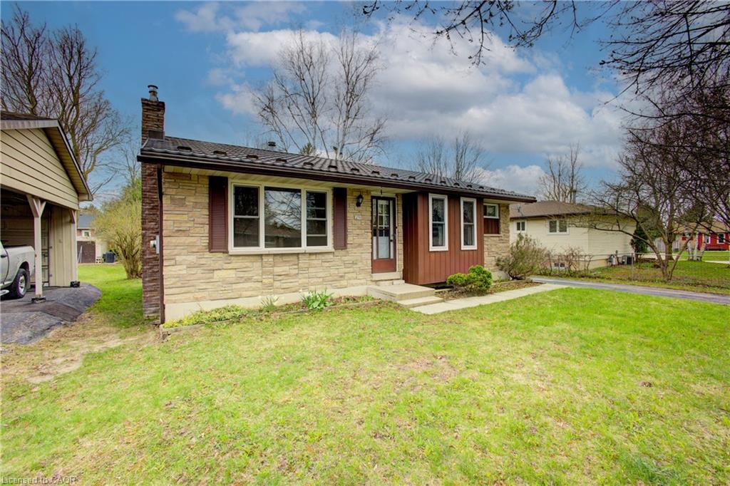 271 Forest Glen Crescent