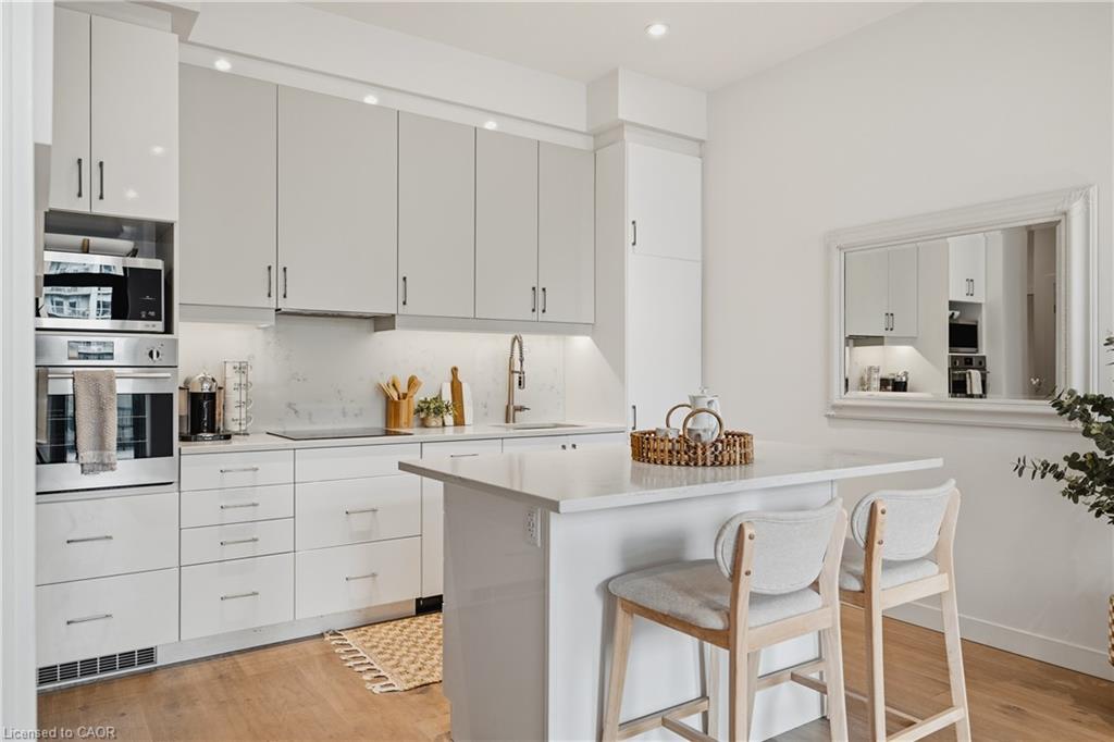 181 King Street S 608