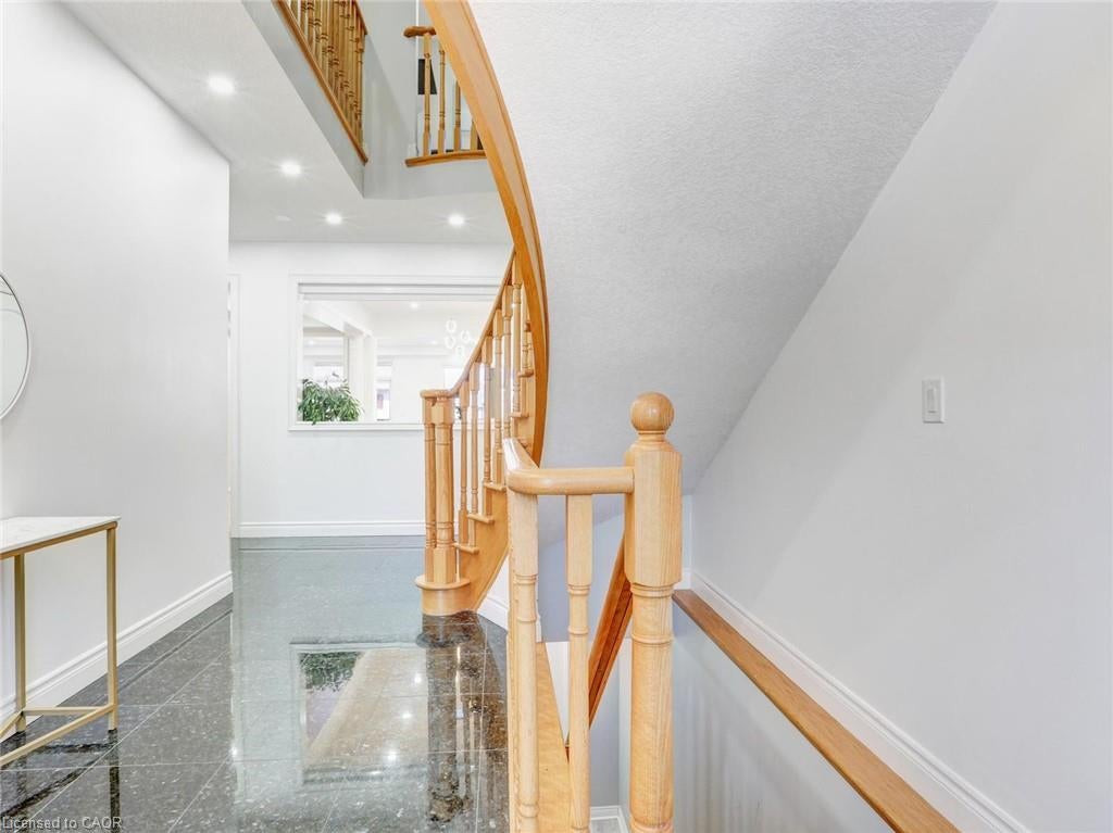 584 Pinery Trail