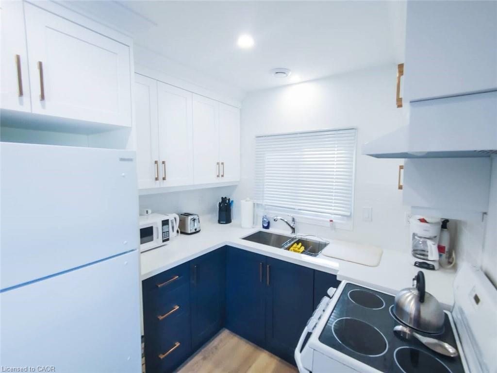 12209 Lakeshore Road