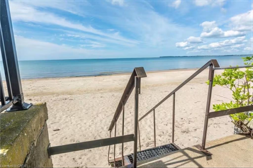 12209 Lakeshore Road