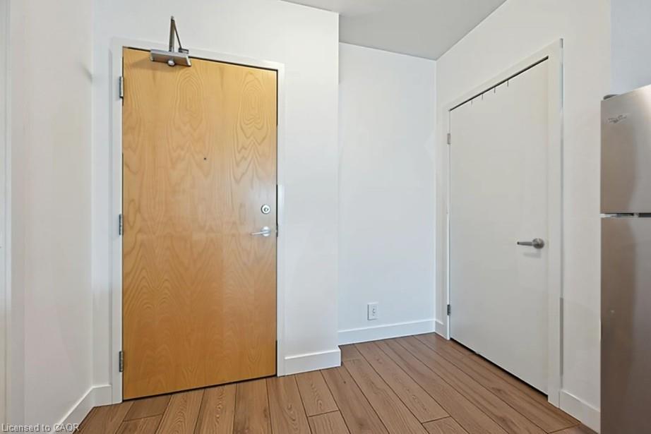 1 Victoria Street S 706