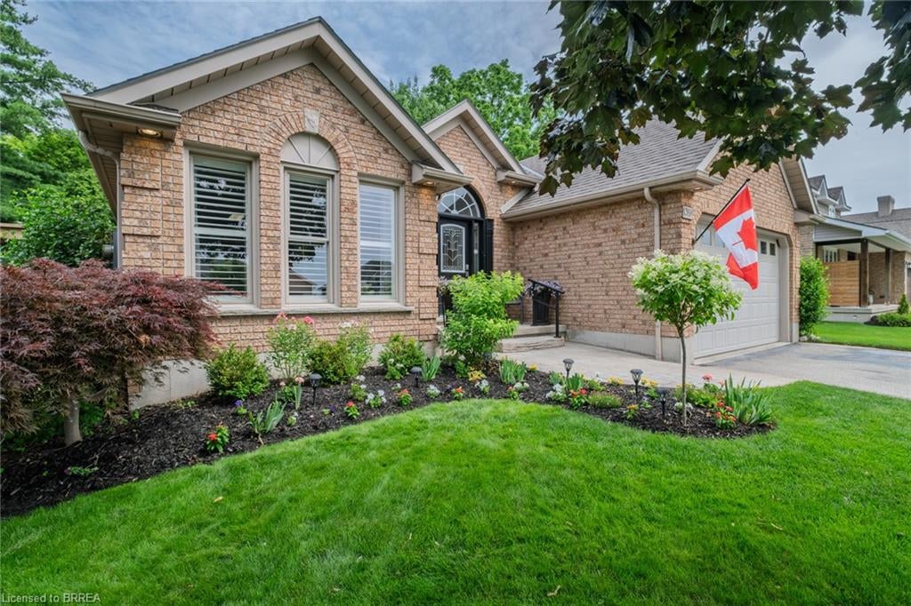39 Russell Crescent