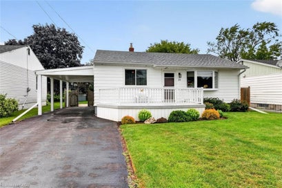 23 Lakeview Avenue Grimsby ON L3M 3L9