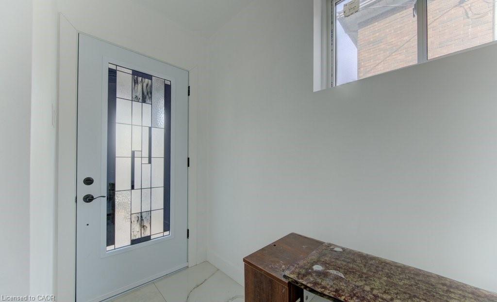 80 Lancaster Street W