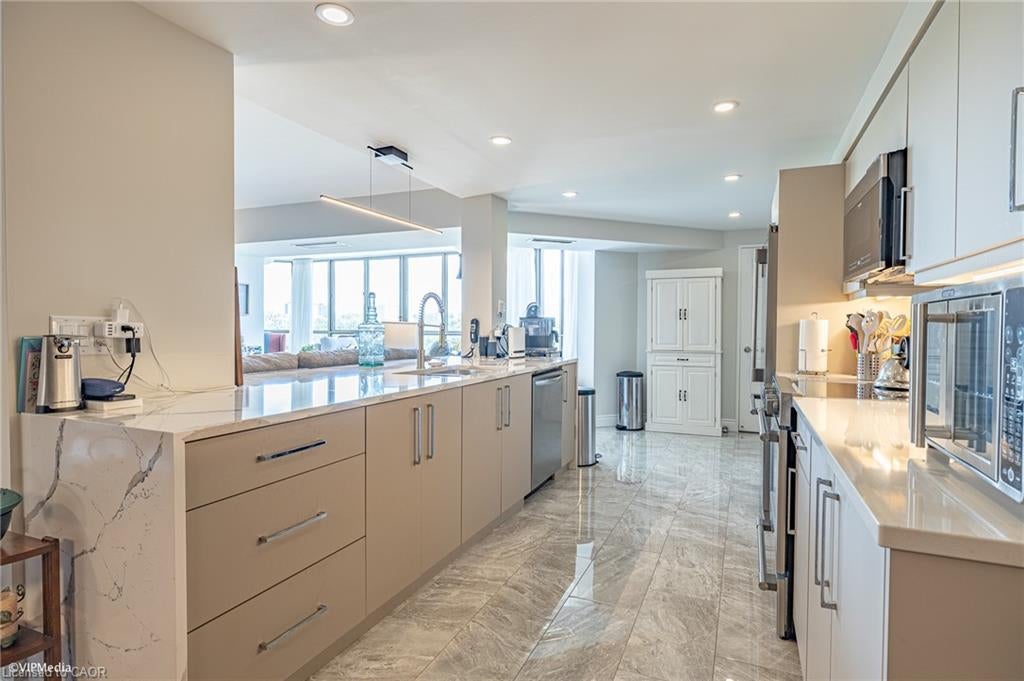265 Westcourt Place 601