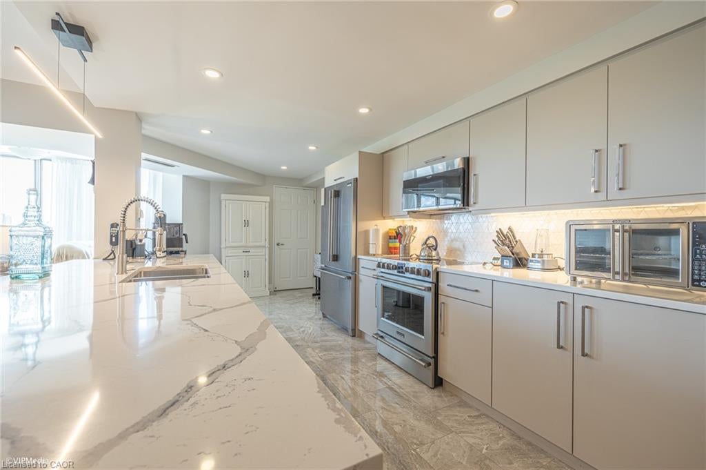 265 Westcourt Place 601