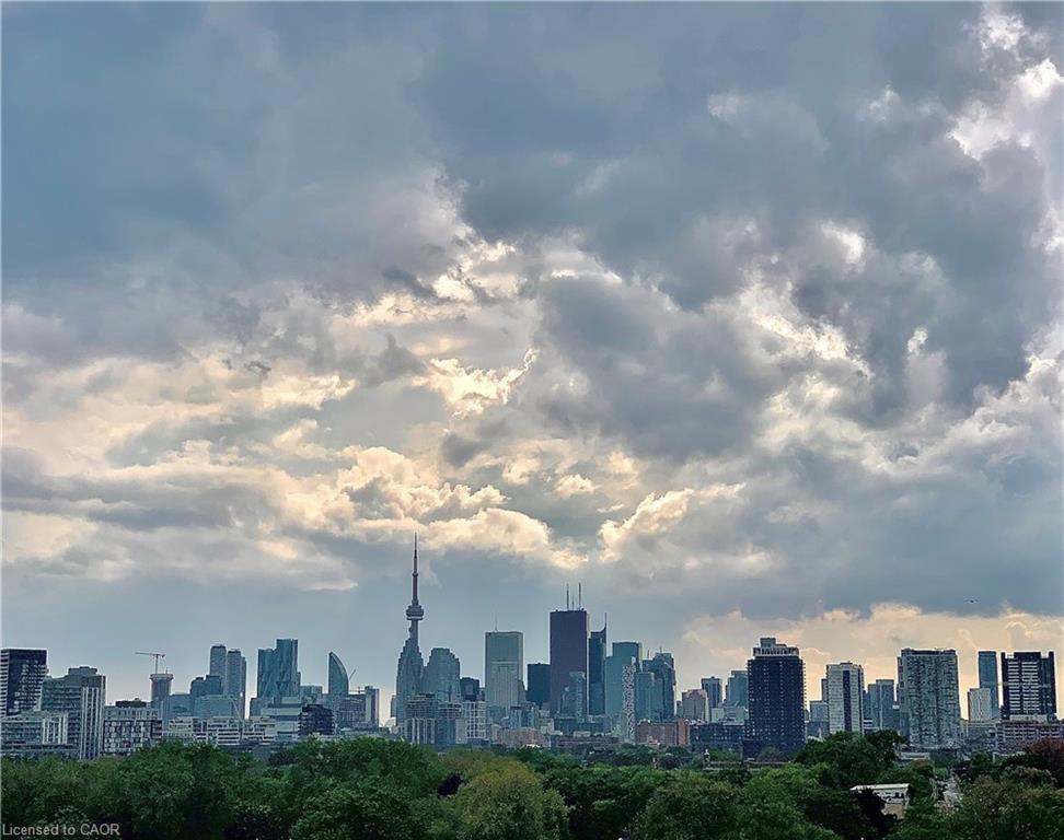 1201 Dundas Street E 902