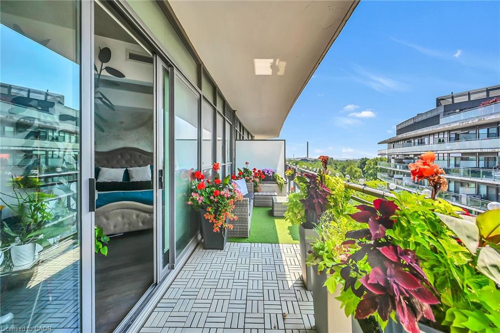 1201 Dundas Street E 902