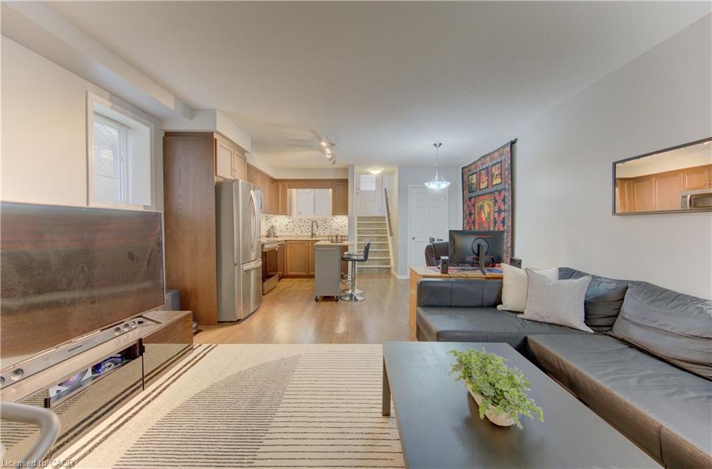 1941 Ottawa Street S D12