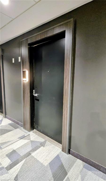 15 Wellington Street S 1510