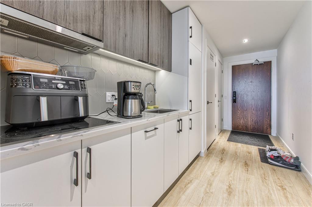741 King Street W 1504