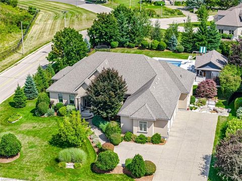 86 Canters Close Kitchener ON N2C 2R3