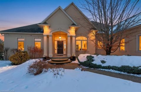 86 Canters Close Kitchener ON N2C 2R3