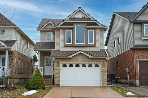 208 Sienna Crescent Kitchener ON N2R 1T4