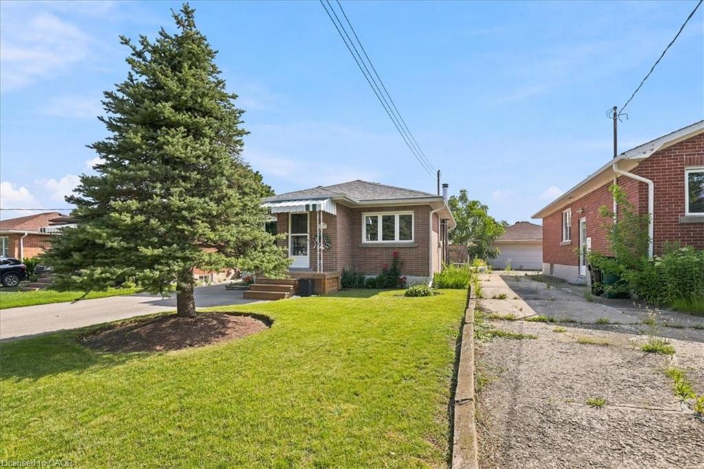 472 Highland Road E