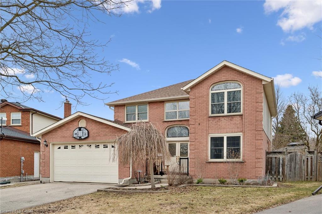 14 Robertson Crescent