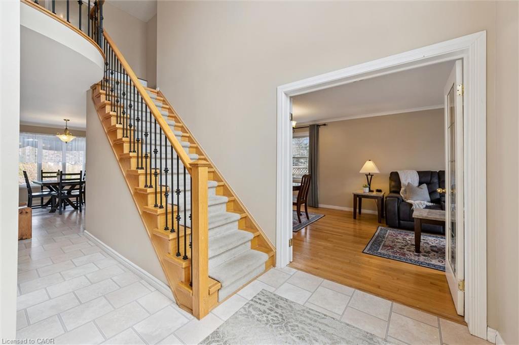 14 Robertson Crescent