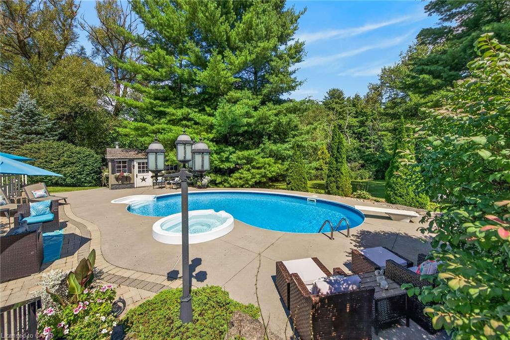 3 Forest Glen Court