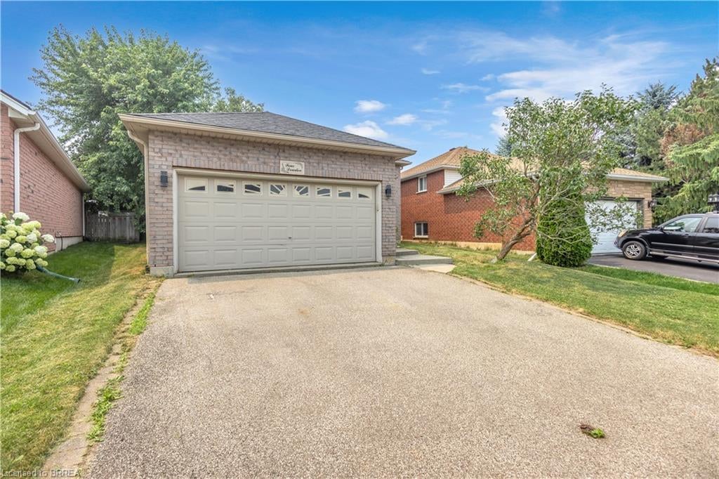 4 Dowden Avenue