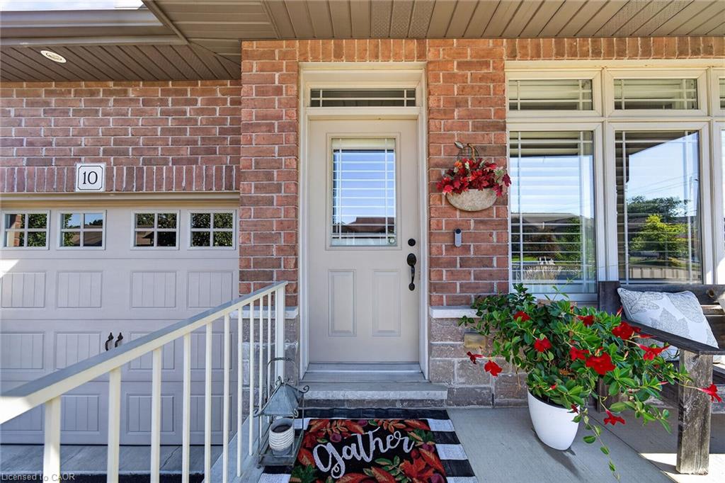 10 Macneil Court