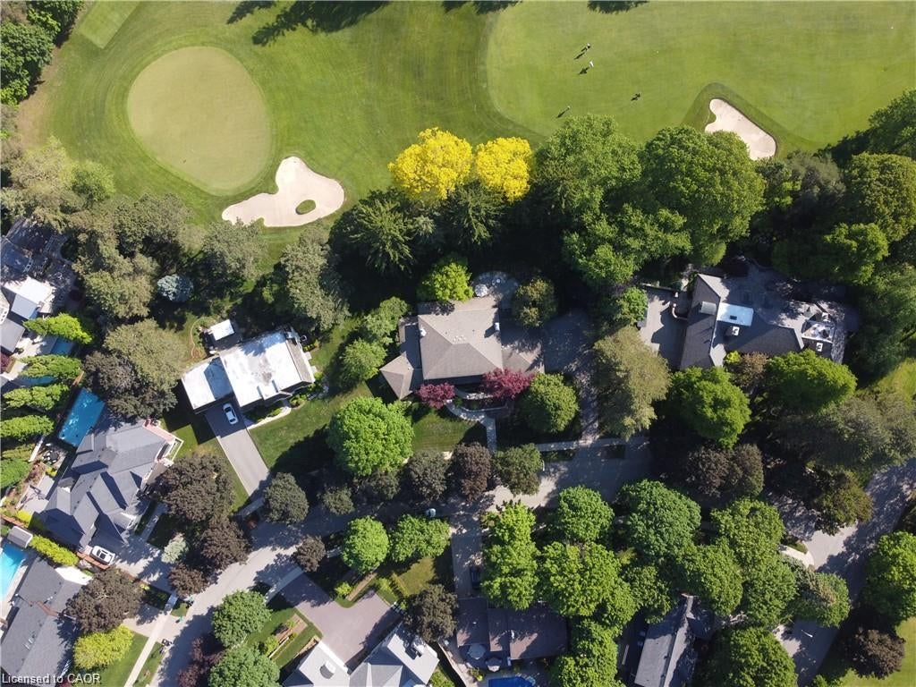 61 Huntley Crescent