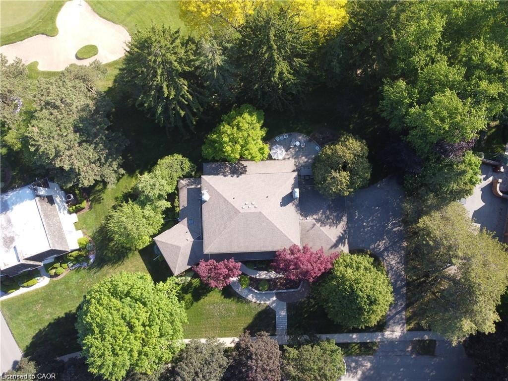 61 Huntley Crescent