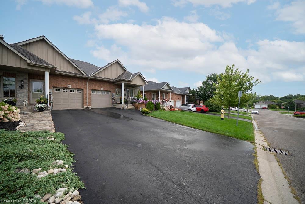 15 Millcroft Drive