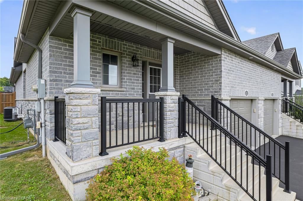 11 Hackberry Lane