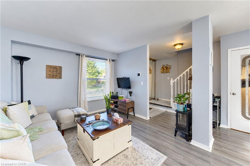 190 Nith River Way