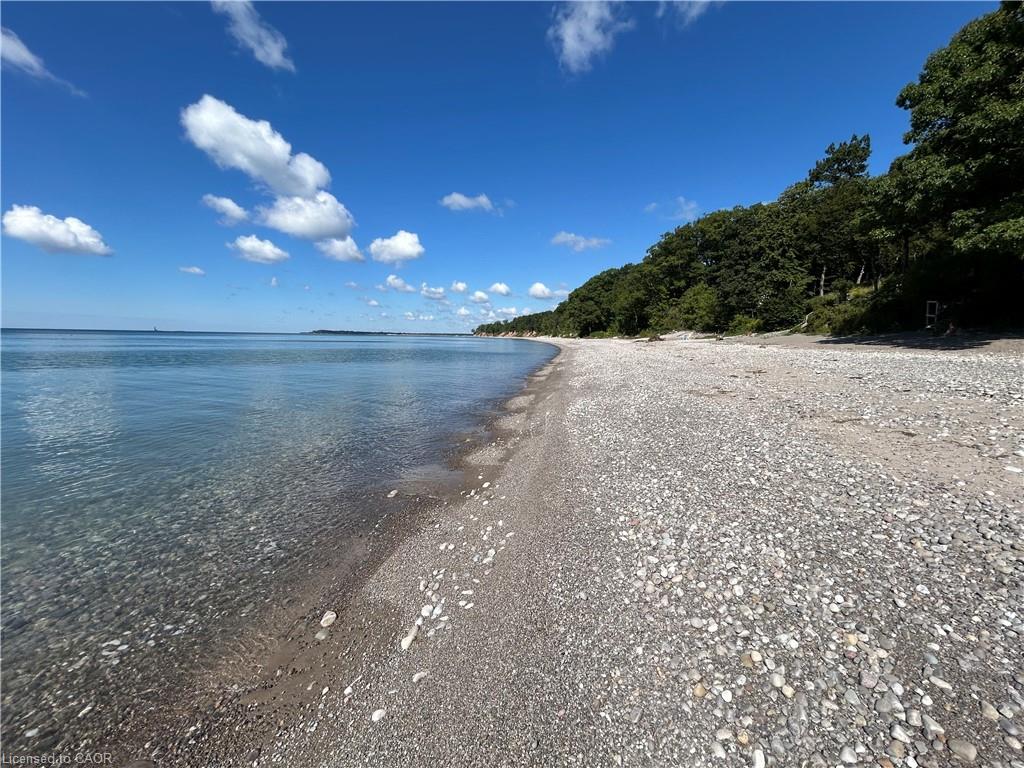 23 Upper Mohawk Point