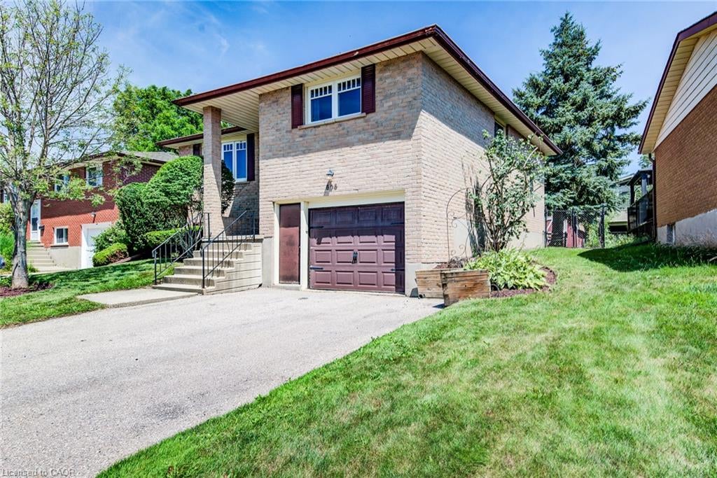 606 Fern Road