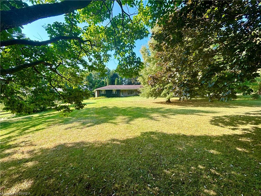 124 Governor's Road E