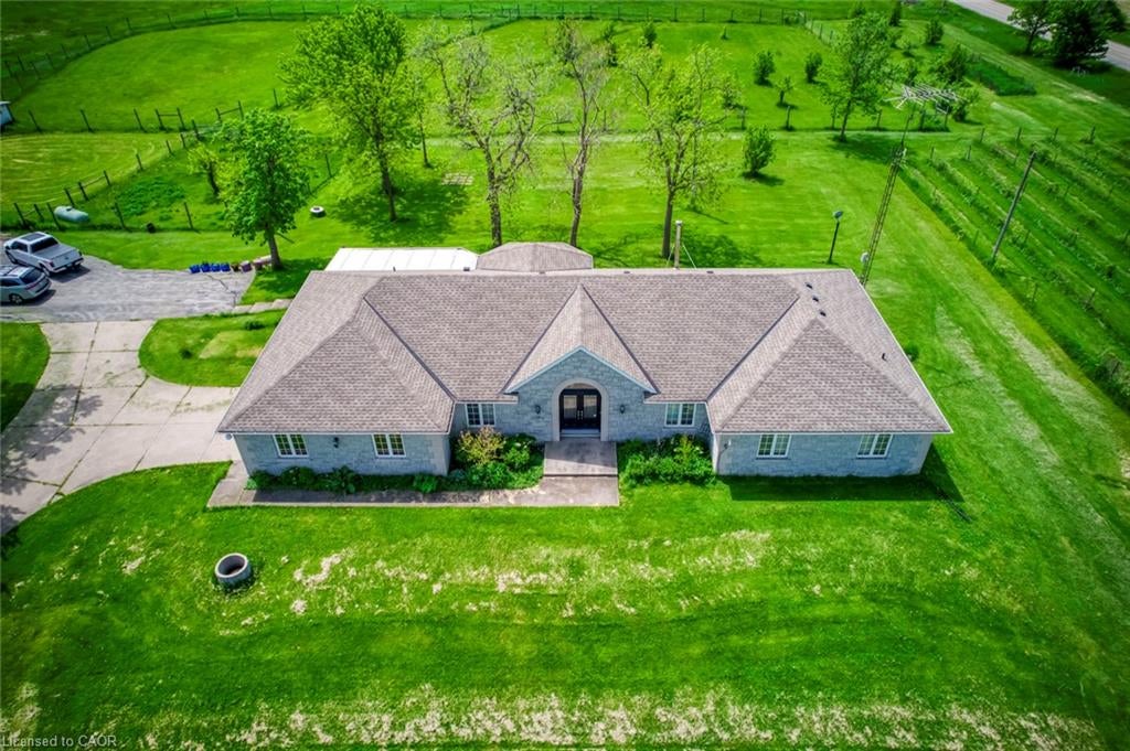 232 Eighth Road E