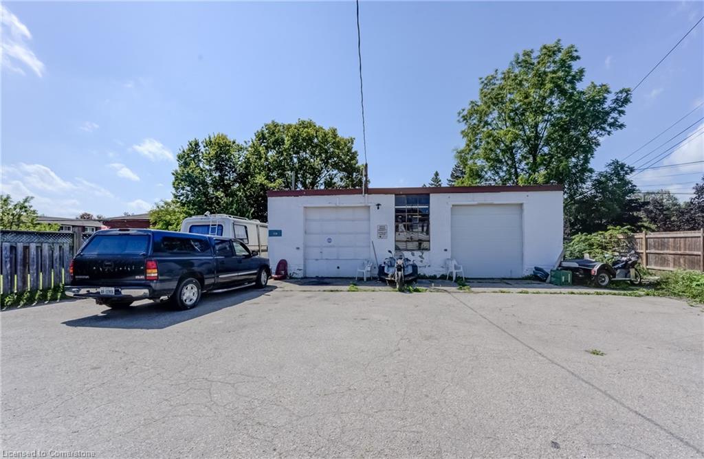 1214-1218 King Street E