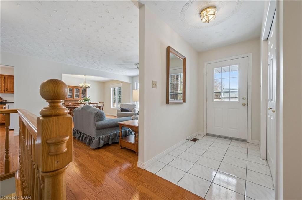 556 Stanwood Crescent