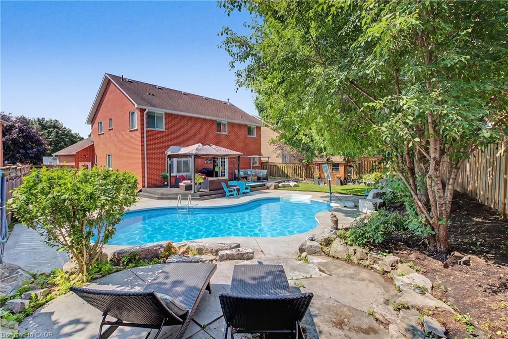 18 Gowinlock Court