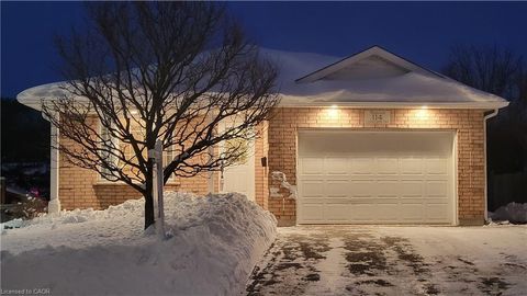 114 Glencliffe Court Kitchener ON N2B 3X1