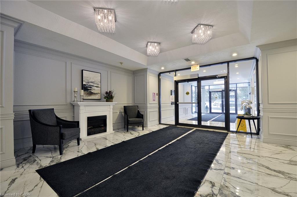 237 King Street W 1305