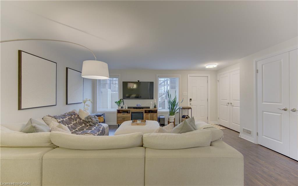 1989 Ottawa Street S 20H