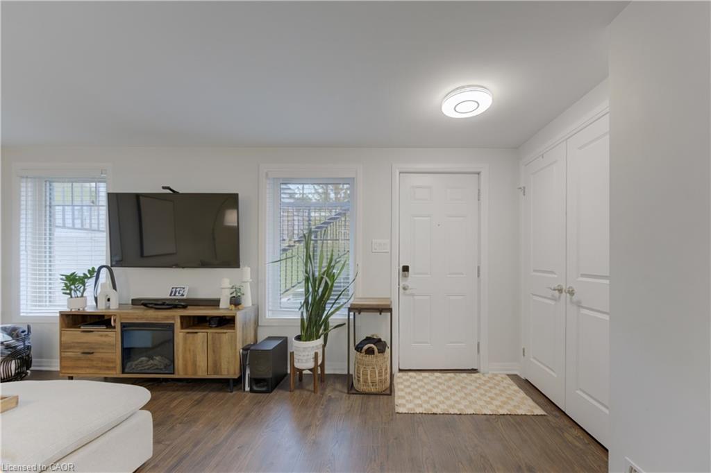 1989 Ottawa Street S 20H
