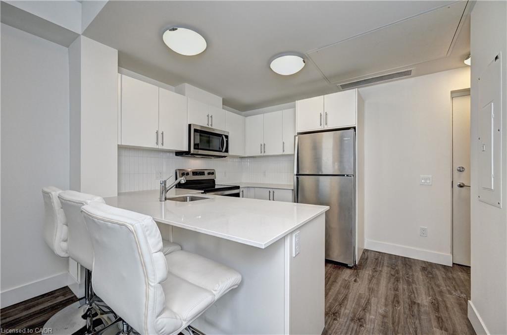 1101 Lackner Place T6