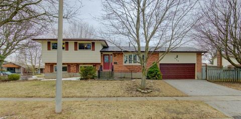 612 Green Meadow Crescent Waterloo ON N2V 1E2