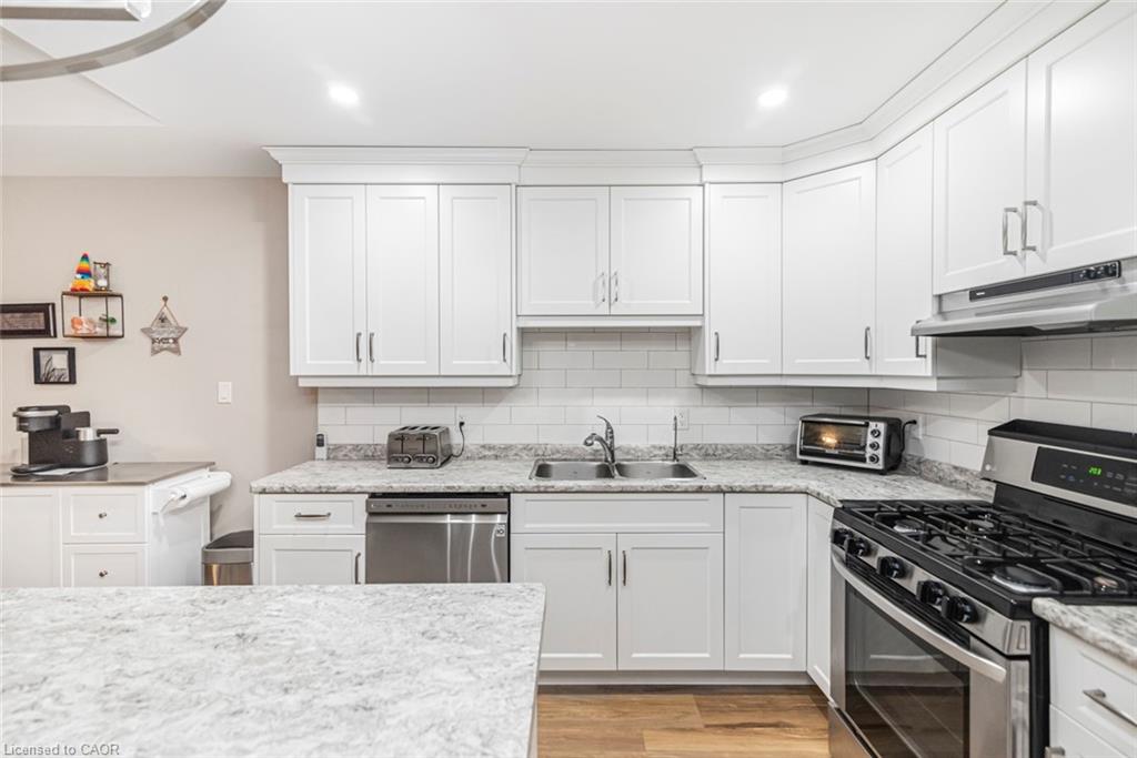 152 Cross Street E 6