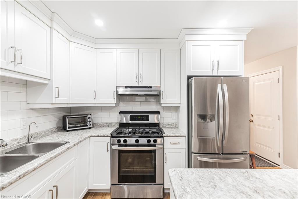 152 Cross Street E 6