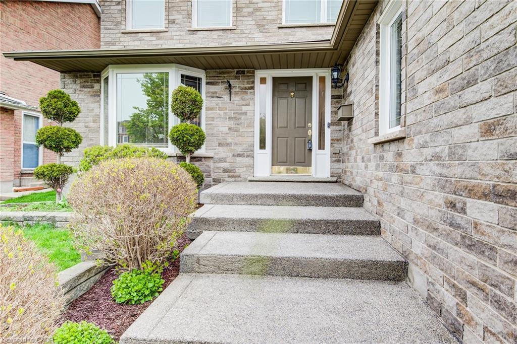48 Lennox Crescent