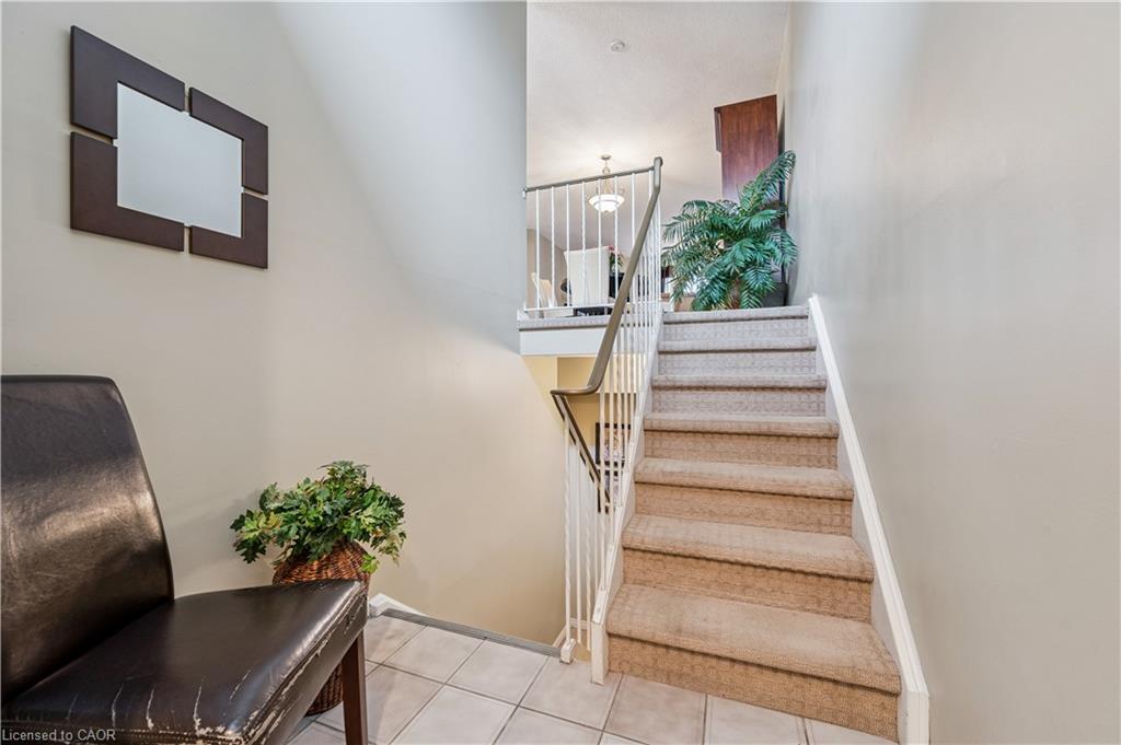 205 Highland Crescent 18