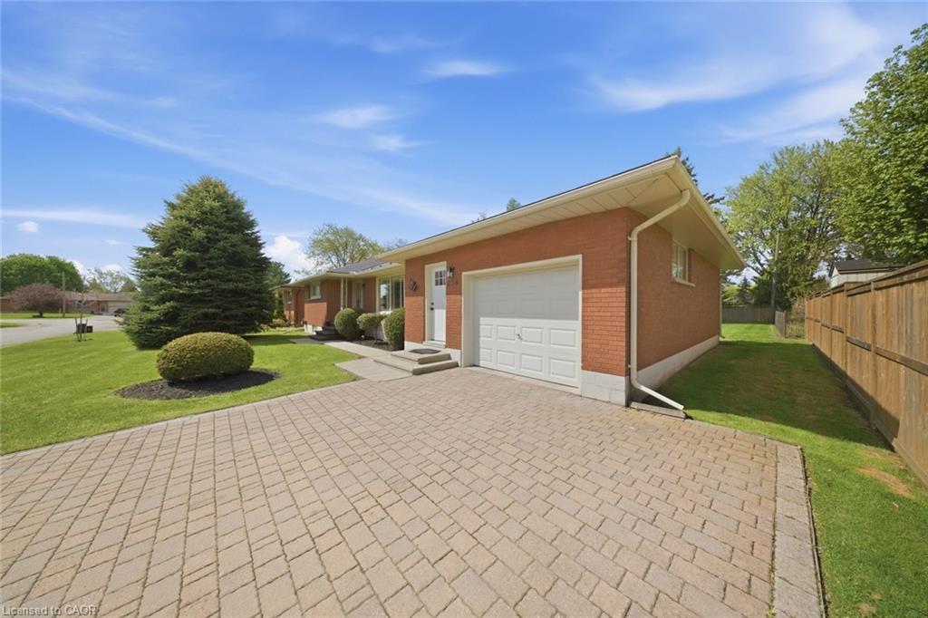 256 Montclair Crescent